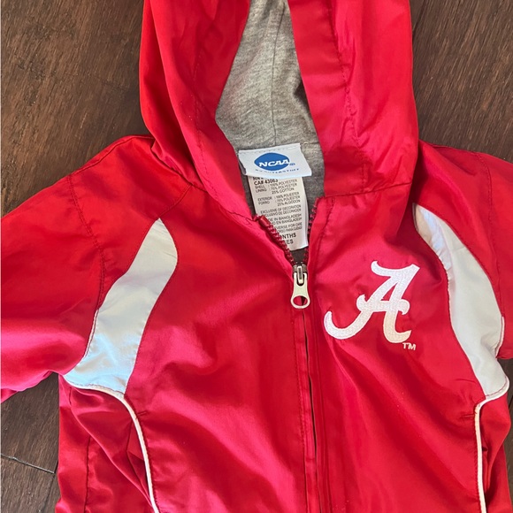 Kids Alabama rain jacket. Only worn once - excellent condition. Size: 12 months. - Picture 2 of 3